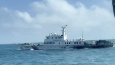 Un barco de la Guardia Costera de China a su paso cerca de la costa de las islas Matsu, en Taiwán, el 14 de octubre de 2024. Taiwan Coast Guard / AP