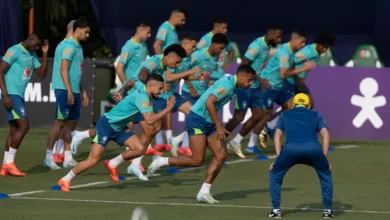 Jugadores de la selección brasileña de fútbol participan en el primer día de entrenamientos previos al partido contra Chile por las eliminatorias sudamericanas al Mundial FIFA de 2026, en el Centro de Entrenamiento de Palmeiras, en Sao Paulo (Brasil). EFE/Isaac Fontana