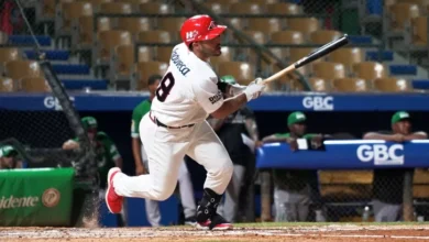 Erik González disparó sencillo remolcador de la carrera del triunfo con un out en el cierre de la novena entrada a los Leones del Escogido 3-2 sobre las Estrellas Orientales en la noche de este viernes en el Estadio Quisqueya