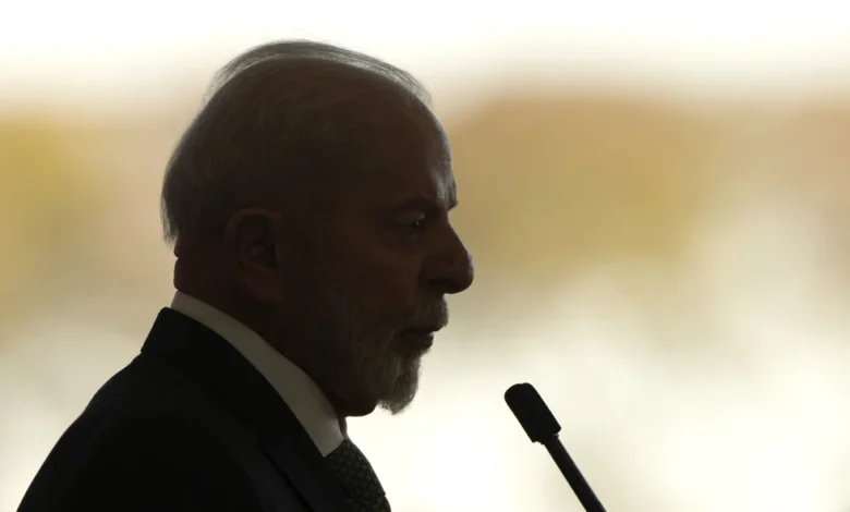 ARCHIVO - El presidente de Brasil, Luiz Inácio Lula da Silva, habla en el palacio presidencial de Planalto en Brasilia, Brasil, el 21 de agosto de 2024. (AP Foto/Eraldo Peres, Archivo)