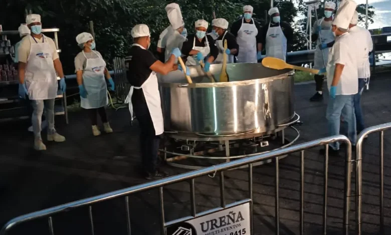 Cocinan majarete en Cotuí