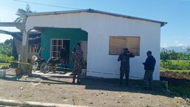 CASA DONDE OCURRIO EL ASESINATO DE LA JOVEN JHOANNA DE 30 AÑOS A MANO DE SU APREJA SENTIMENTAL EN LA ROSA DEL DISTRITO MUNICIPAL DEL RANCHITO EN LA VEGA. FOTO WINSTON HERNANDEZ.