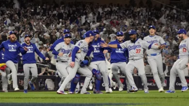 Los Dodgers de Los Ángeles festejan la coronación ante los Yankees de Nueva York en el quinto juego de la Serie Mundial, el miércoles 30 de octubre de 2024 (AP Foto/Godofredo A. Vásquez)