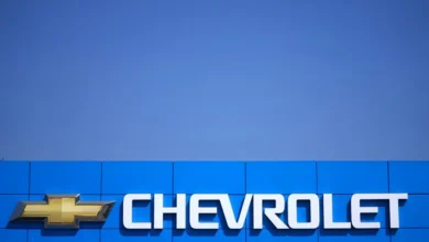 El logo de Chevrolet en una sede de Los Ángeles, California, EE.UU. EFE/ Allison Dinner