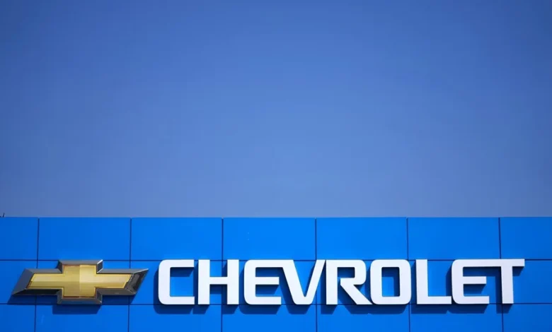 El logo de Chevrolet en una sede de Los Ángeles, California, EE.UU. EFE/ Allison Dinner