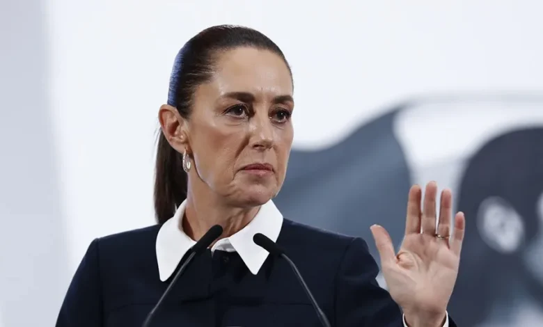 La presidenta de México, Claudia Sheinbaum, habla durante una rueda de prensa este miércoles, en Palacio Nacional de la Ciudad de México (México). EFE/ Mario Guzmán