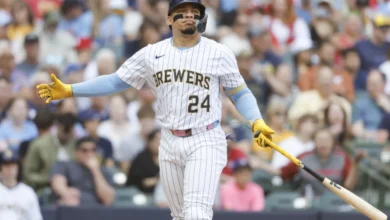 William Contreras, de los Cerveceros de Milwaukee, reacciona tras poncharse contra los Cardenales de San Luis durante la cuarta entrada de un partido de béisbol, el sábado 14 de junio de 2025, en Milwaukee. (Foto AP/Jeffrey Phelps)