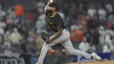El dominicano Dennis Santana, de los Piratas de Pittsburgh, lanza frente a los Tigres de Detroit el jueves 19 de junio de 2025 (AP Foto/Paul Sancya)